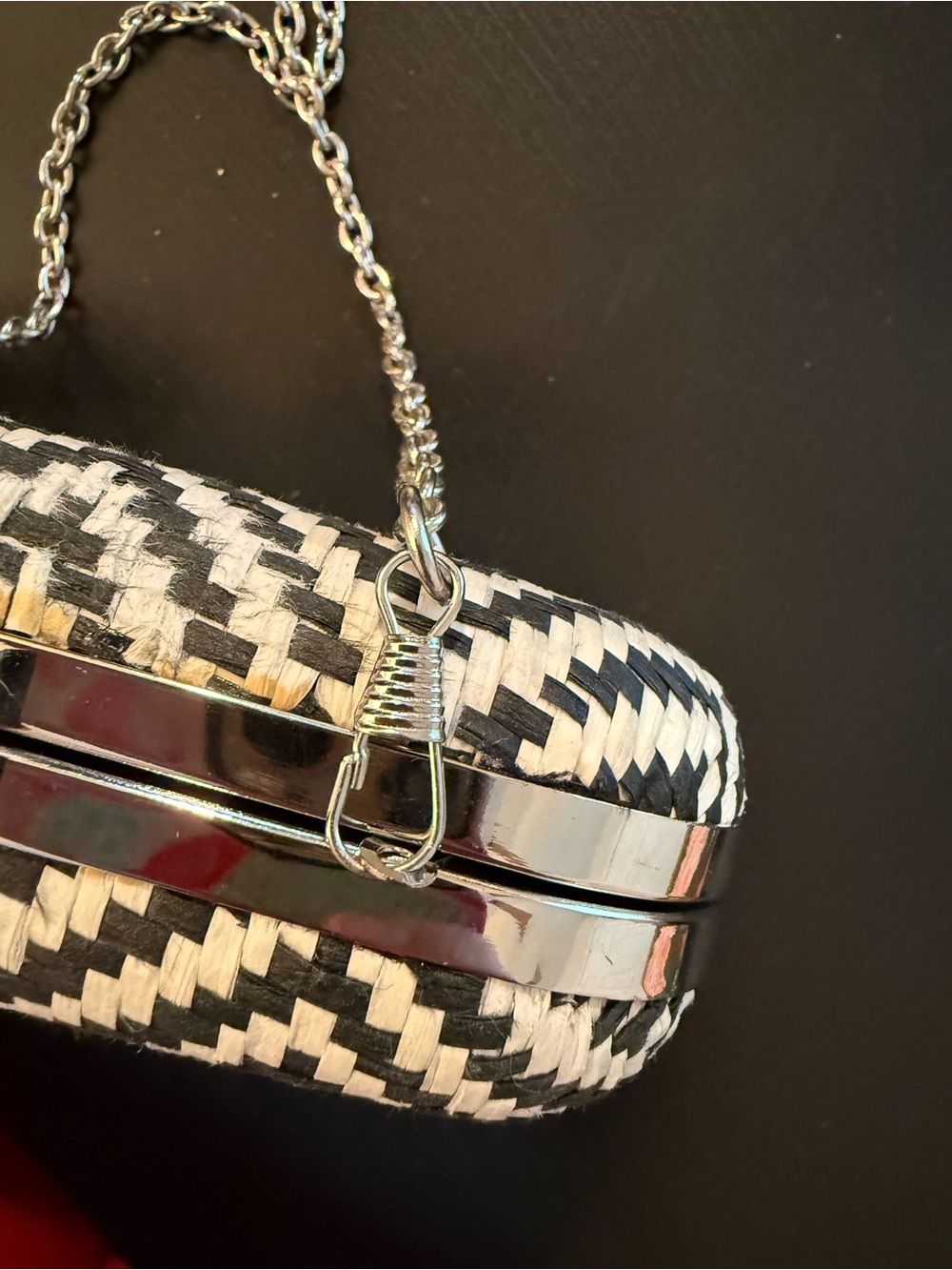 SPECIAL OCCASION Black & white chevron clutch bag with chain strap. - Picture 6 of 6